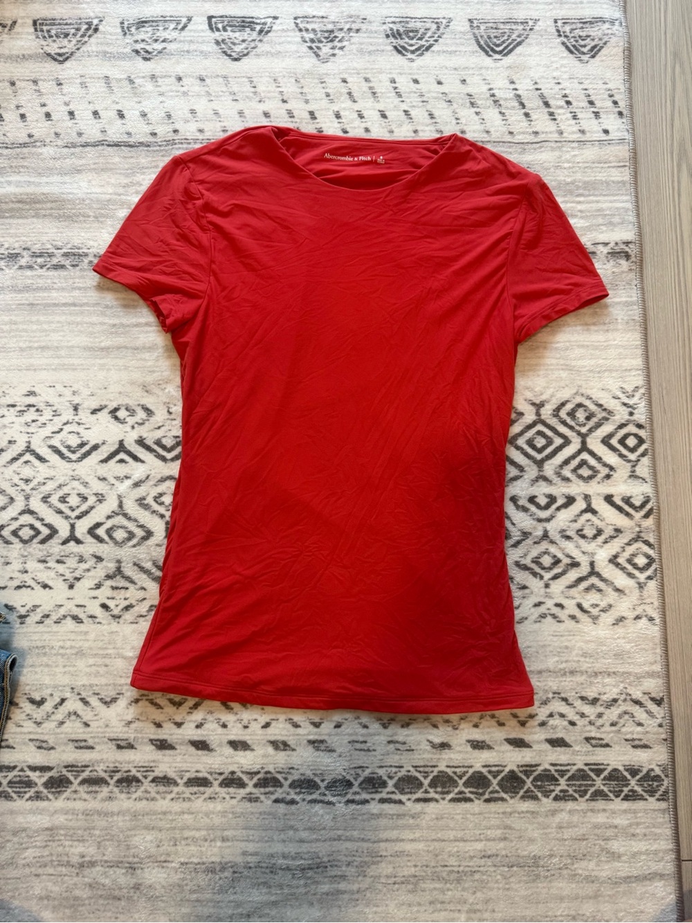 Abercrombie & Fitch Red Short Sleeve Crew Tee